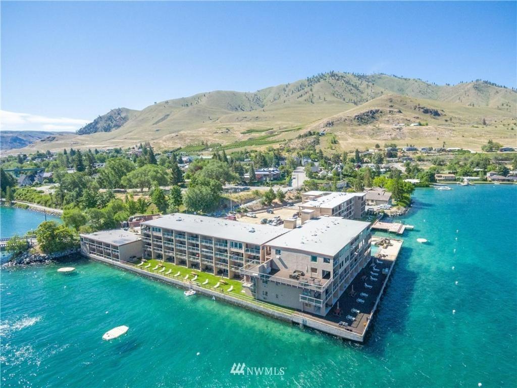 Grandview Lake Chelan- Waterfront View, Pool, Hot Tub, Golf, 1 Min To Downtown Aparthotel Exterior photo