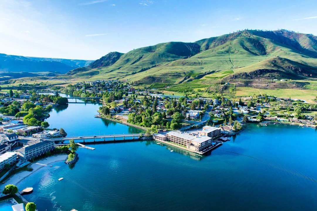 Grandview Lake Chelan- Waterfront View, Pool, Hot Tub, Golf, 1 Min To Downtown Aparthotel Exterior photo