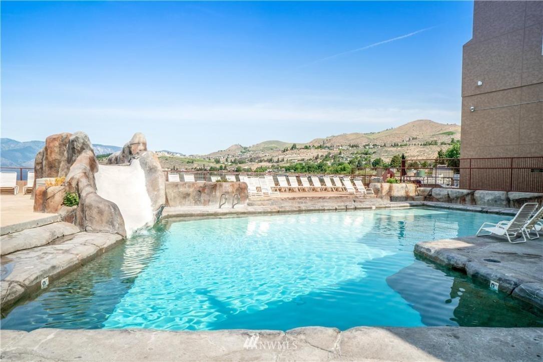 Grandview Lake Chelan- Waterfront View, Pool, Hot Tub, Golf, 1 Min To Downtown Aparthotel Exterior photo